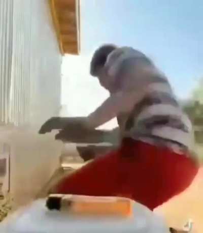 &iexcl;Hoy! En pendejos haciendo tik toks