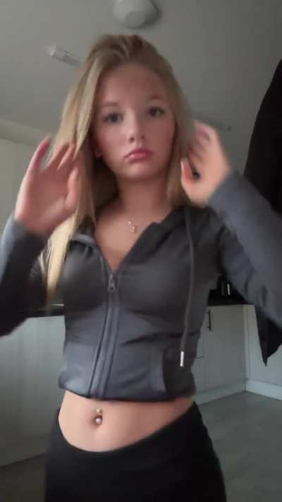 @lilsspamaccountxo4 is a queen