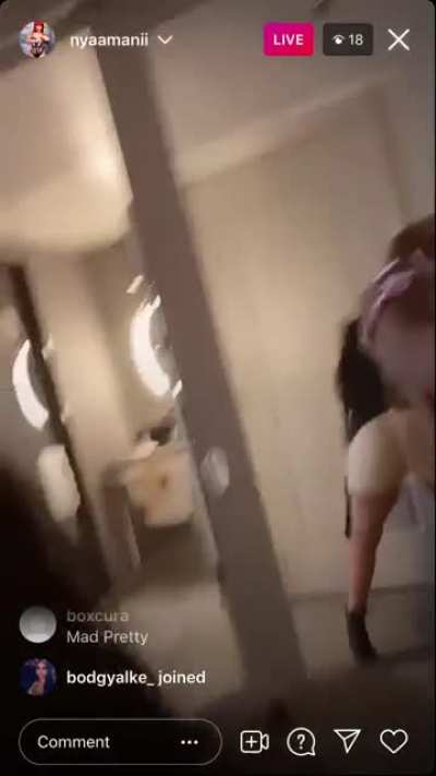 Her arch 😩