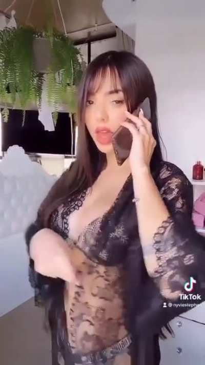 Nyvi Esthepan