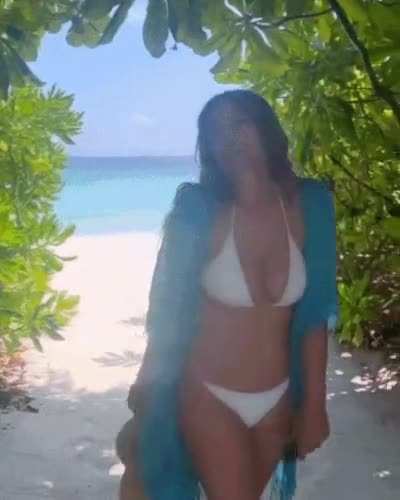 Elizabeth Hurley