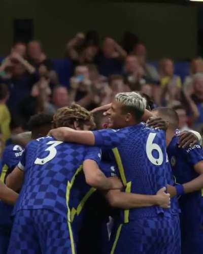 The Team celebrates Kovacic's goal