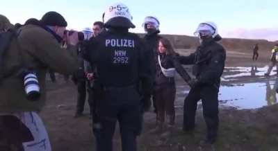 German Police staged the "arrest" of Greta to promote her profile as a Rebel. Full video.