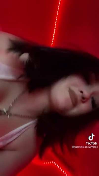 I wouldnt call that no tits 😌