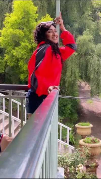 Ritu... Look at her massive thighs