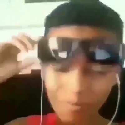 🕶️