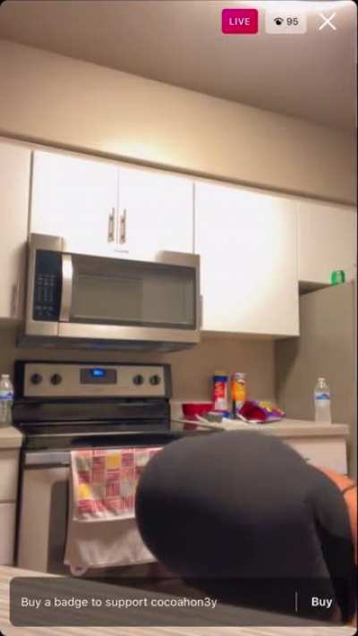 She really made that shit clap for 0.5 seconds 😩😭😅🍑🥩🤦🏾&zwj;♂️