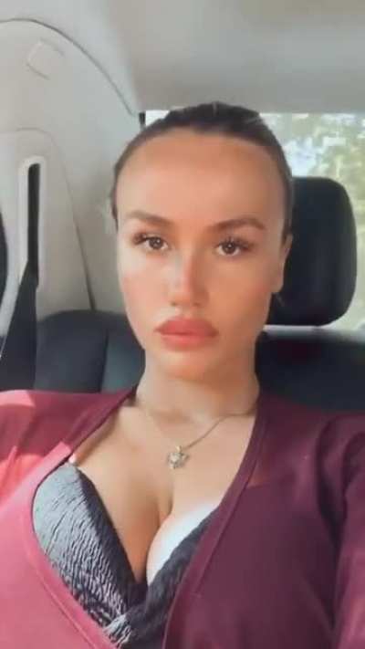 it&rsquo;s crazy how fucking sexy she is. those lips and tits😍😍😍😍🤤🤤🤤