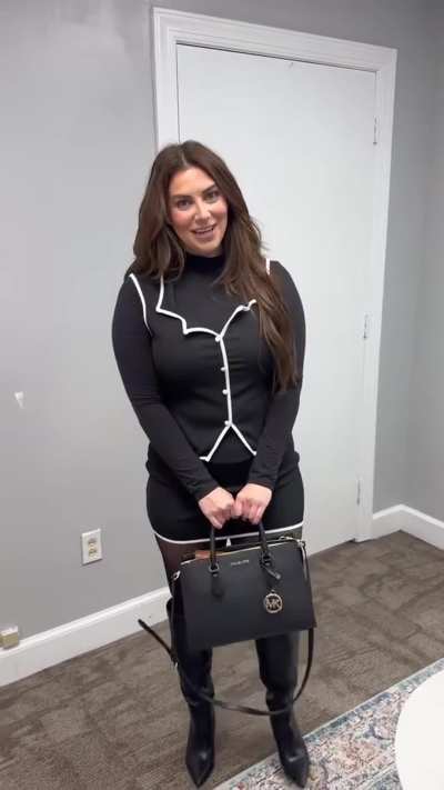 Feeling amazing in this perfectly fitting skirt