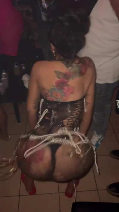 Cardi B Twerking