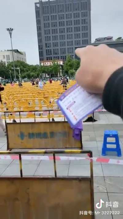 &ldquo;为了居民朋友的健康，我们决定采取遛弯式管理&rdquo;