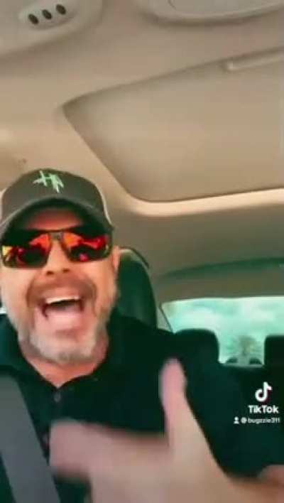 &ldquo;Country boy&rdquo; throws a temper tantrum after someone asks him to wear a mask.