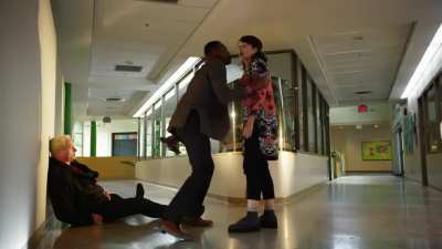 Sarah Strange Hits a Man in the Balls With a Baseball Bat and Then Kicks Him While He&rsquo;s Knocked Out in Kindergarten Cop 2 (2016)