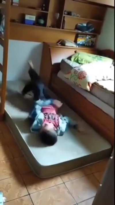 quem nunca brincou assim &eacute; maluco