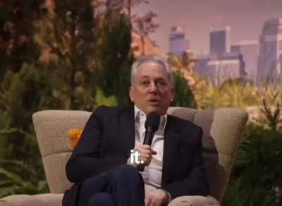 David Sacks: "&amp;lt;Elon Musk&amp;gt; just still works incredibly hard. I visited him recently, &amp;lt;...&amp;gt; I left around midnight and he was still going. I think he must have gone till 2am or something like that. So I don't know anybody who works as hard as hi