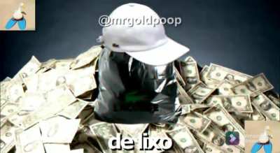 Eu n&atilde;o paro de ver esse v&iacute;deo kkk cr&eacute;ditos: mrgoldpoop