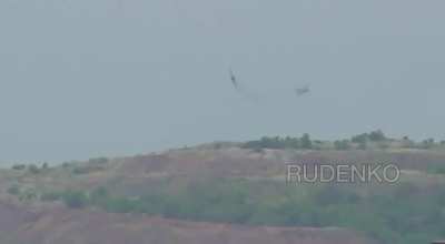 RU pov: Close up footage of a SU-25 flying in the Avdiivka direction
