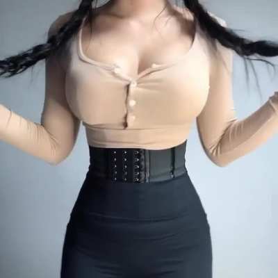 The perfect bimbo body