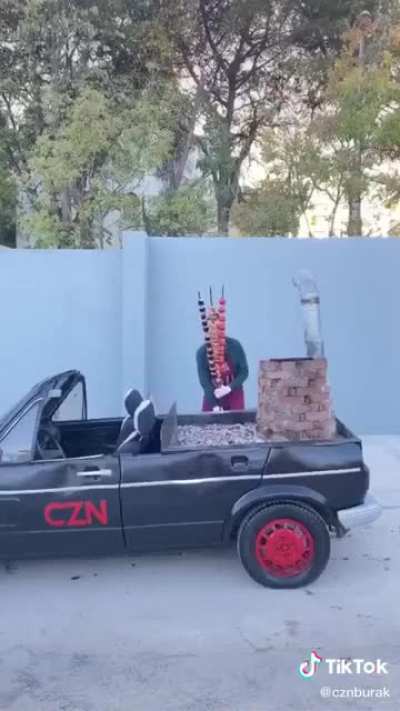 Adam kendini aşıyor