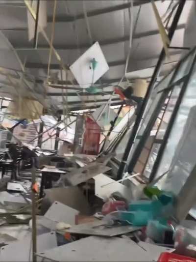 Đi&ecirc;̀u mà chúng ta n&ecirc;n t&acirc;̣p trung: Sự y&ecirc;́u kém của c&ocirc;̣ng sản khi chu&acirc;̉n bị sơ sài trước bão g&acirc;y thi&ecirc;̣t hại người và của.❌ ...................................................................................Đi&ecirc;̀u mà m&acirc;́y đứa đang làm: t&acirc;̣p t