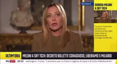 Giorgia Meloni responds and takes a swipe at Emmanuel Macron after his attack:   "Expressing solidarity with the French people on an issue that concerns everyone is not interference. Sorry that Macron didn't understand that."