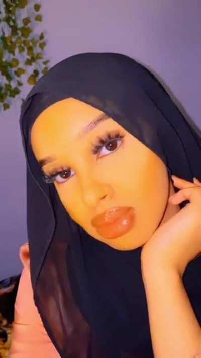 🧕🏽💕