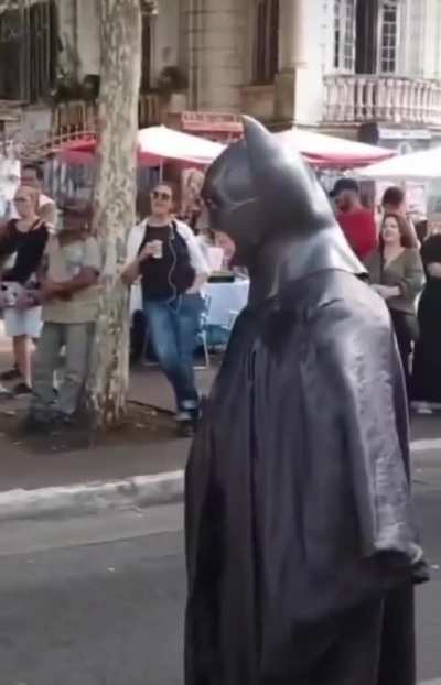 PLEASE HELP!! I found this video on Instagram the other day of this street performer covering Heaven Knows I&rsquo;m Miserable Now. I really enjoyed it. Please help me find the full video!!