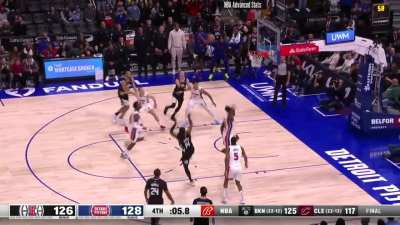 [Highlight] Terance Mann hits the mid range capping off a 14 point come back to force overtime