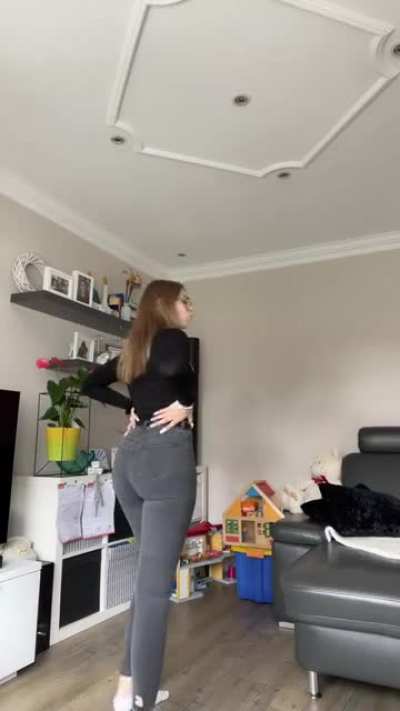 German TikTok thot Emmi 3.0