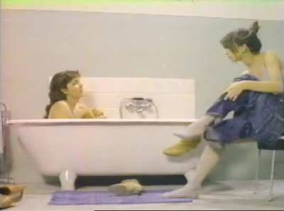 Mirella D'Angelo &amp;amp; Cristiana Borghi - Porca societ&agrave; (IT1978) - VHS quality - Friends share a bath, part 1