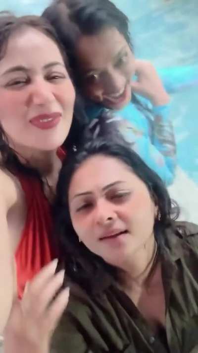 Urvashi Solanki 