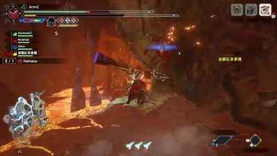 A random online teammate and I pulled off perfectly synced midair slashes.