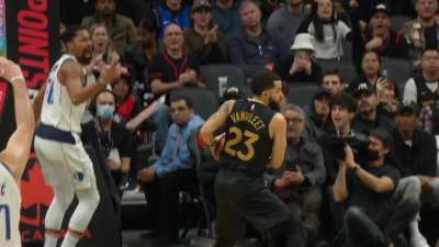 [Highlight] Officials review for basket interference / goaltending late in the Raptors-Mavericks game. Confirm Spencer Dinwiddie made 3-foot two point shot to make it a 1 point game with less than two minutes remaining.