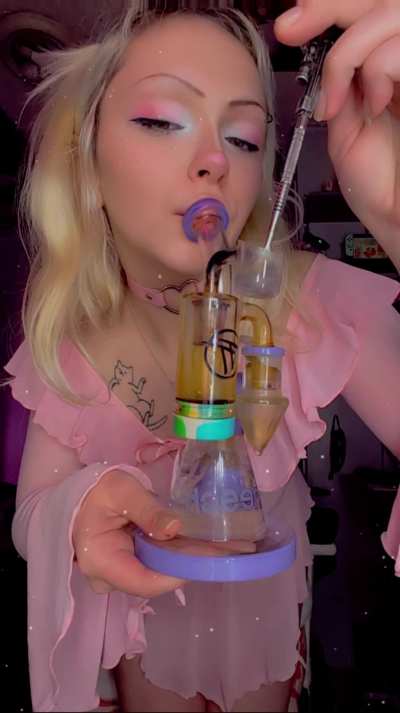 It's on sale who wants to get baked with this baddie?