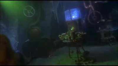 in How The Grinch Stole Christmas (2000), Jim Carrey was suppose to pull the sheet off the table, so that every dish would fall, but he accidentally did the &ldquo;Table Sheet&rdquo; by accident. (Continued in Comments)