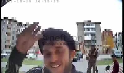В башкирском Нефтекамске южане не смогли попасть в дом по "Face ID". Умный домофон никак не мог распознать лицо товарища, тому пришлось открывать дверь ключом.