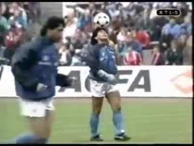 Ol&eacute;, Ol&eacute;, Ol&eacute;, Diego, Diego