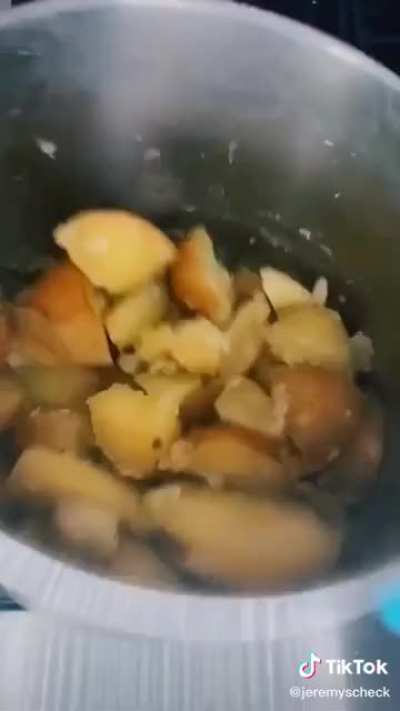 How to make ✨ crispy ✨ potatoes