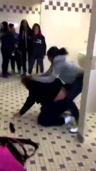 Bully Gets Her Ass Kicked By Her Unsuspecting Victim