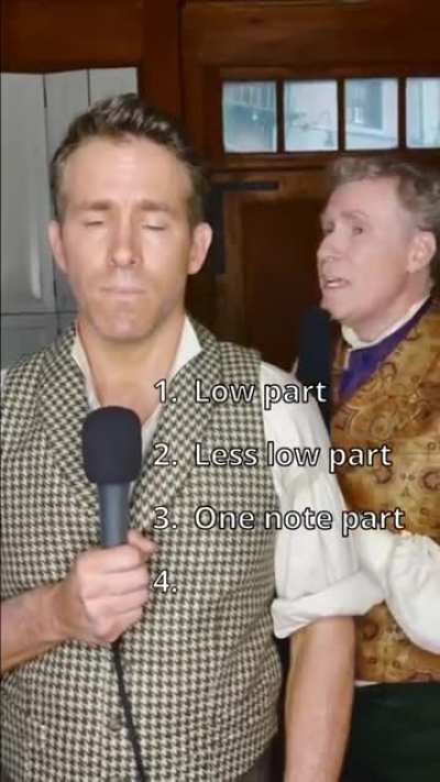 Ryan Reynolds and surprise guest harmonizing beautifully
