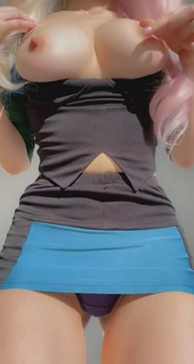 Prime breeding age with a prime fuckdoll body, let's risk some creampies