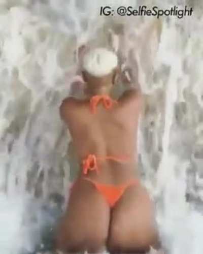 💦