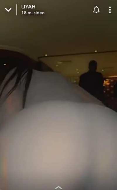 Shaking that fat ass🍑