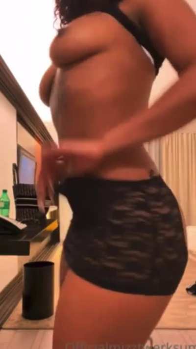 Mizz Twerksum got nice titties too fr