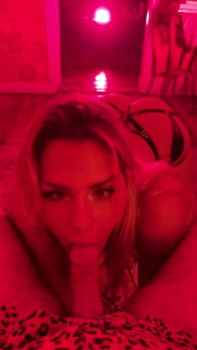 I love getting all dressed up to suck dick ;)