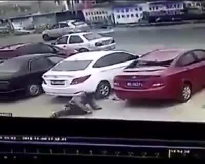 Russian man doesn&rsquo;t need parachute