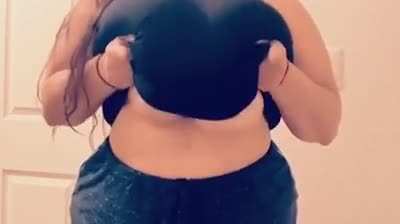 How big do you think they are?! 😍(OC)