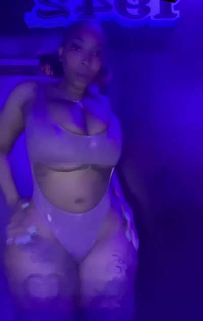 What&rsquo;s better than a woman with a fat ass? A woman with big titties and a fat ass!!!