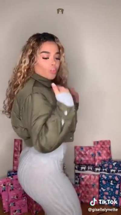 join that premium spend that cash to see some ass I grabbed this bitch onlyfans a week ago