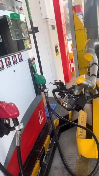 Robot gas filler